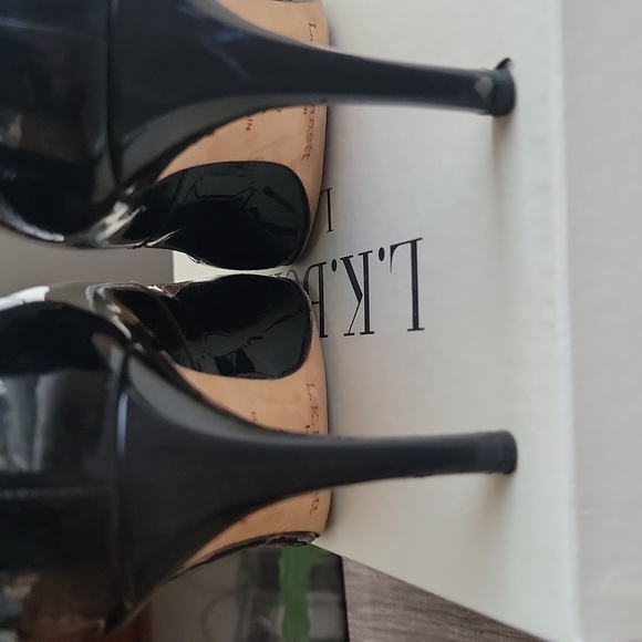 LK Bennett "Shilo" pumps in black patent leather, size 39-1/2 (US Size 9) - Picture 6 of 8